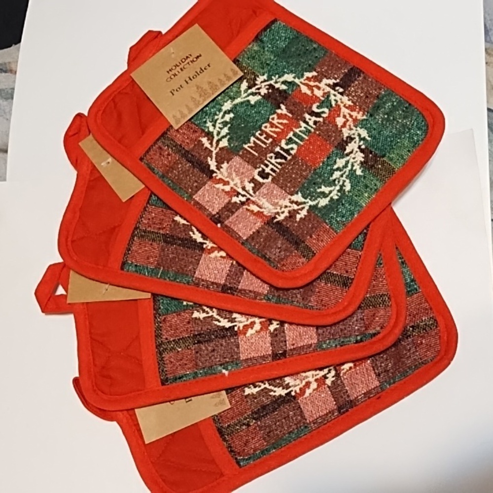 NWT Holiday Red & Gold Potholders Bundle